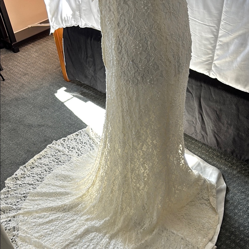 Elegant Lace Wedding Dress